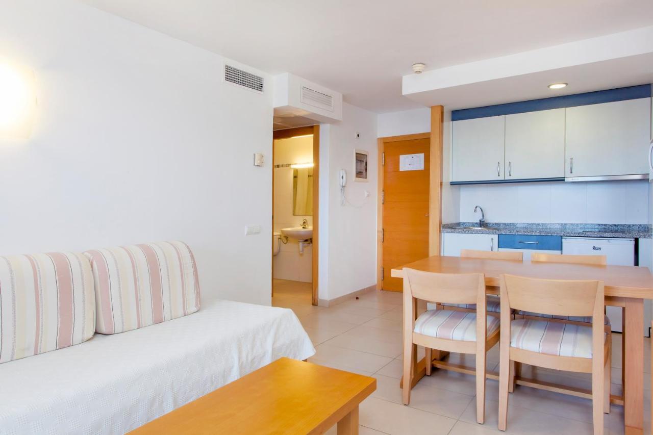 One-Bedroom Apartment,1349815933:JPEG