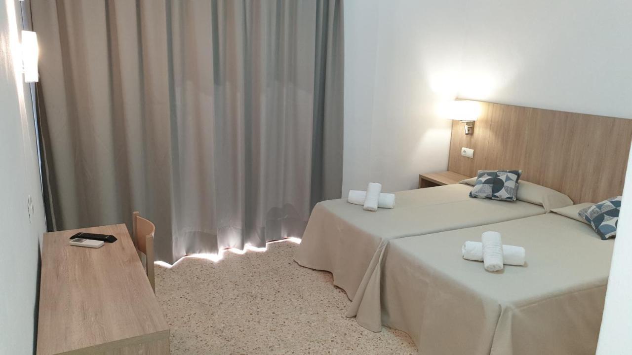 Twin Room Bathroom
