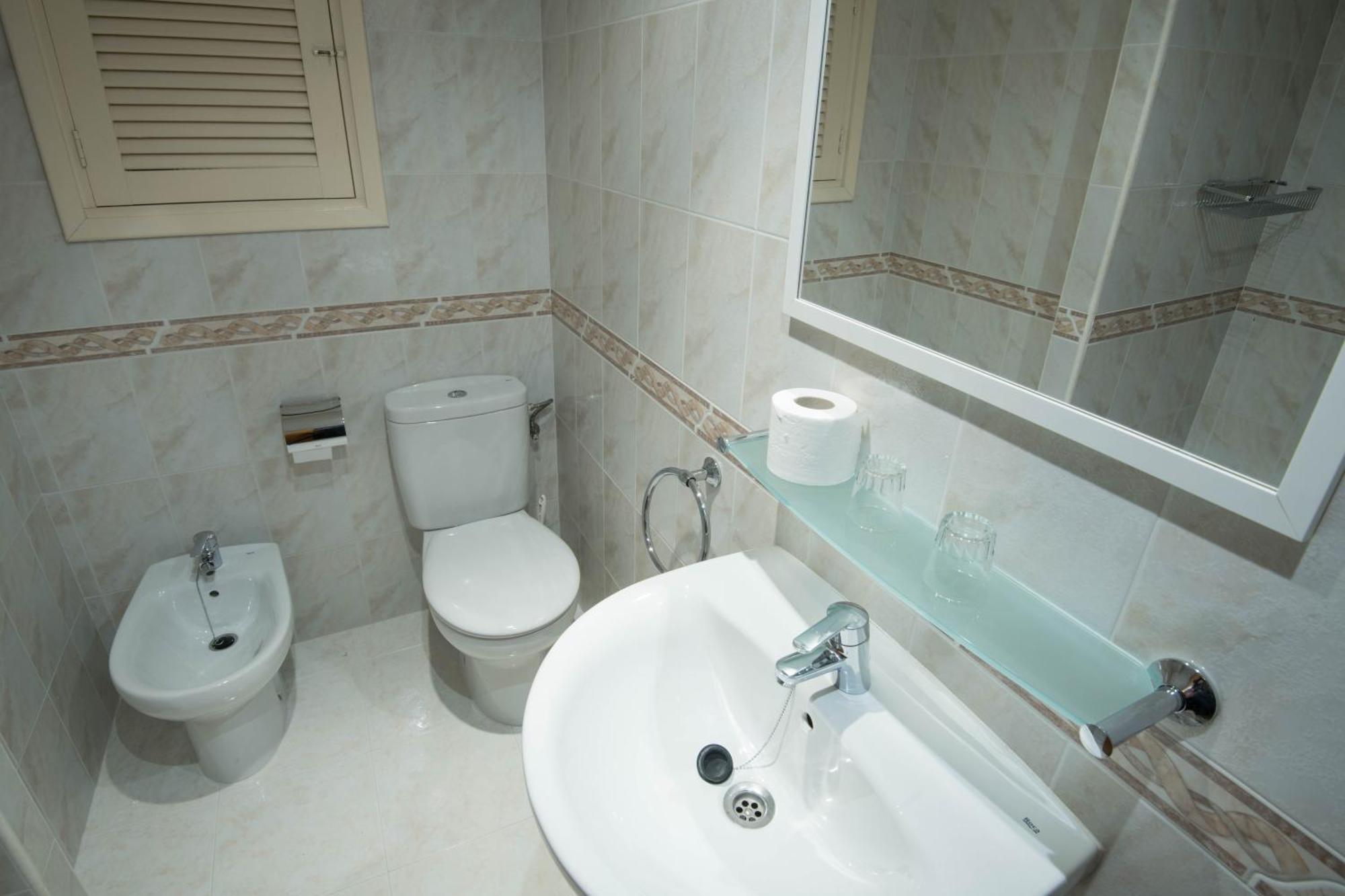 Twin Room Bathroom