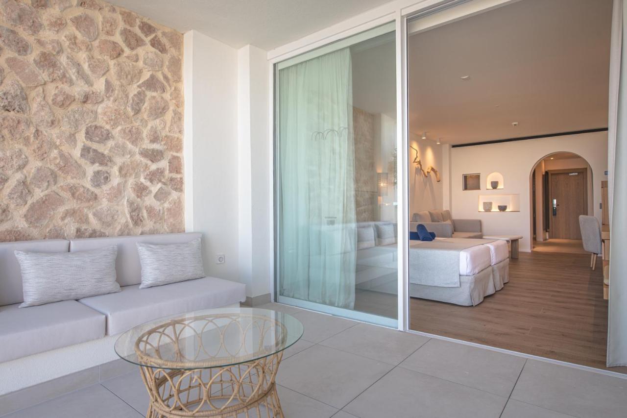 Superior Twin Room with Sea View