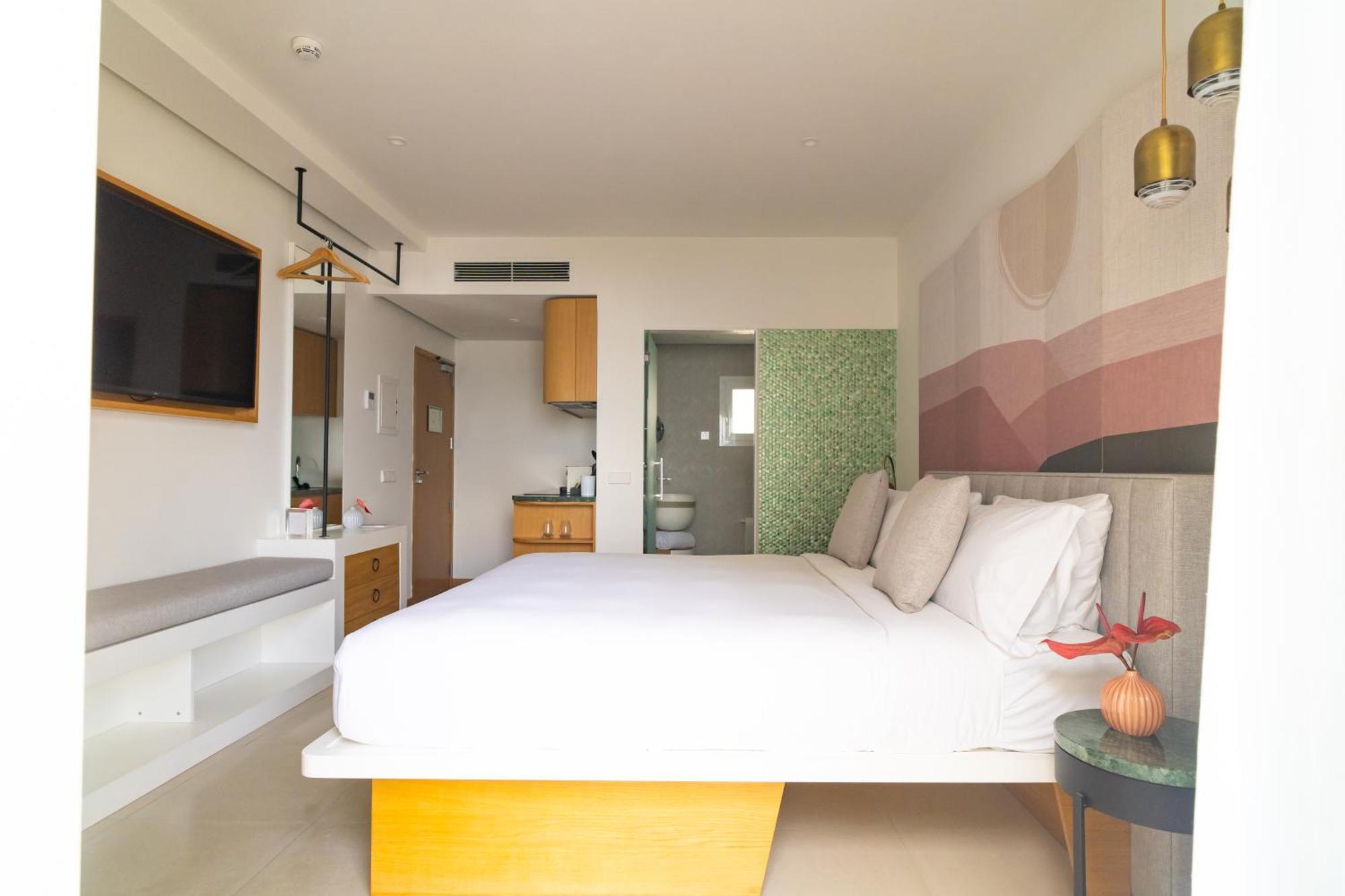 Apartment with Side Sea View