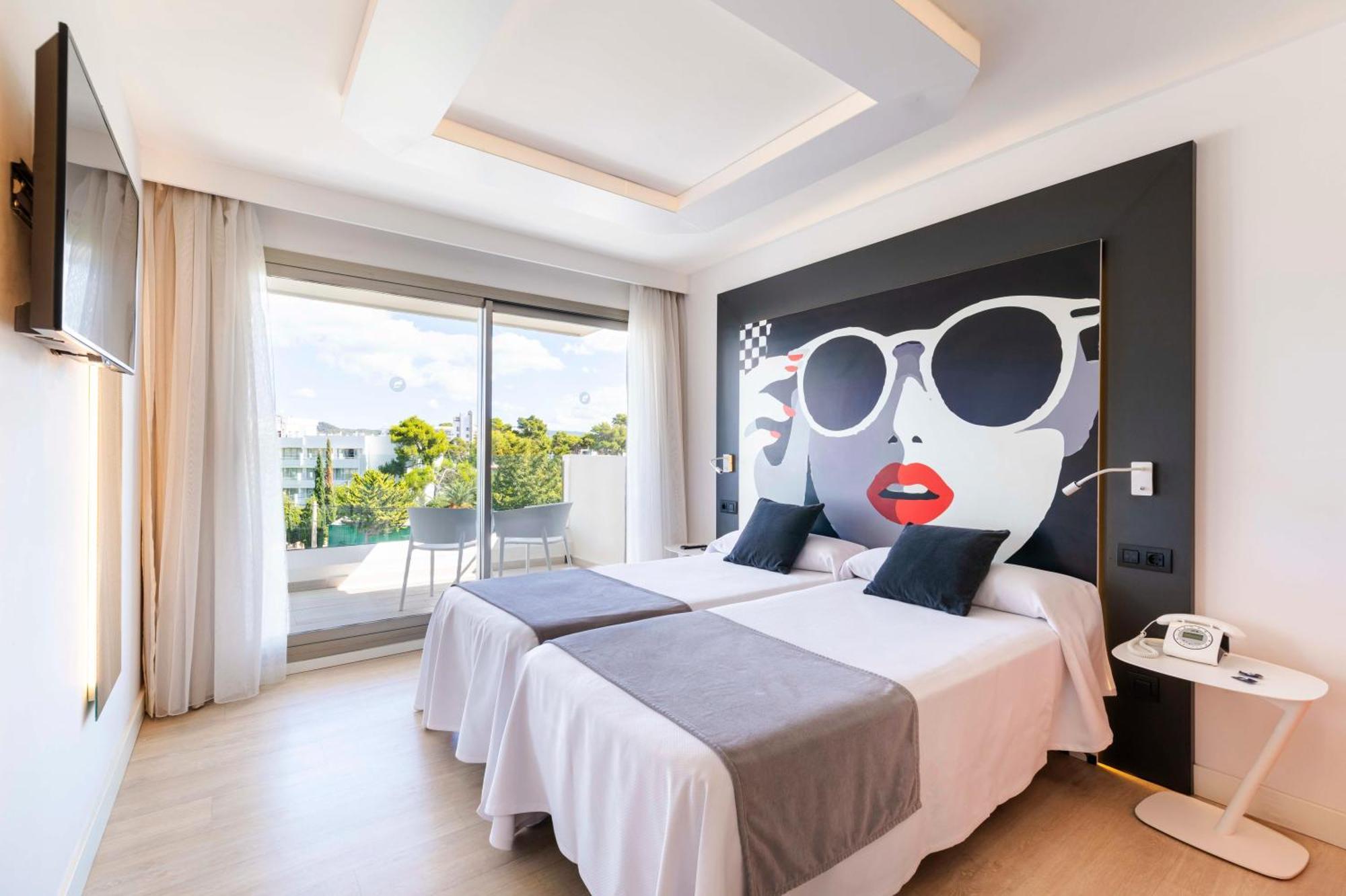 Habitación Doble Superior con vistas a la piscina - 1 o 2 camas