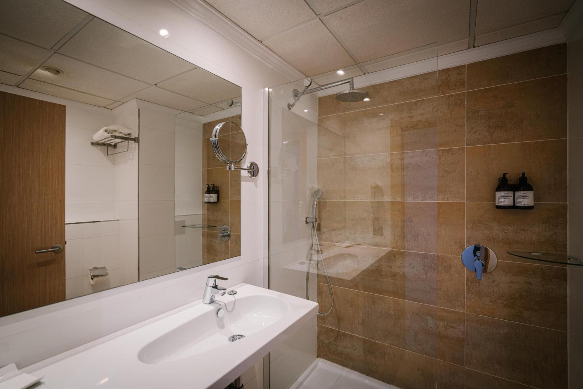 Single Room,1540224286:JPEG