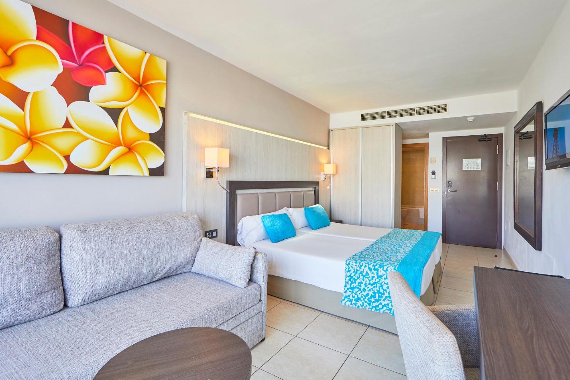Double Room with Pool View