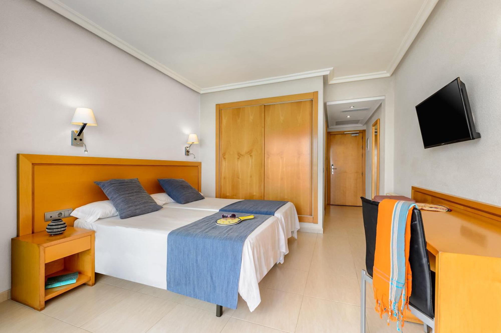Tweepersoonskamer met 2 Aparte Bedden