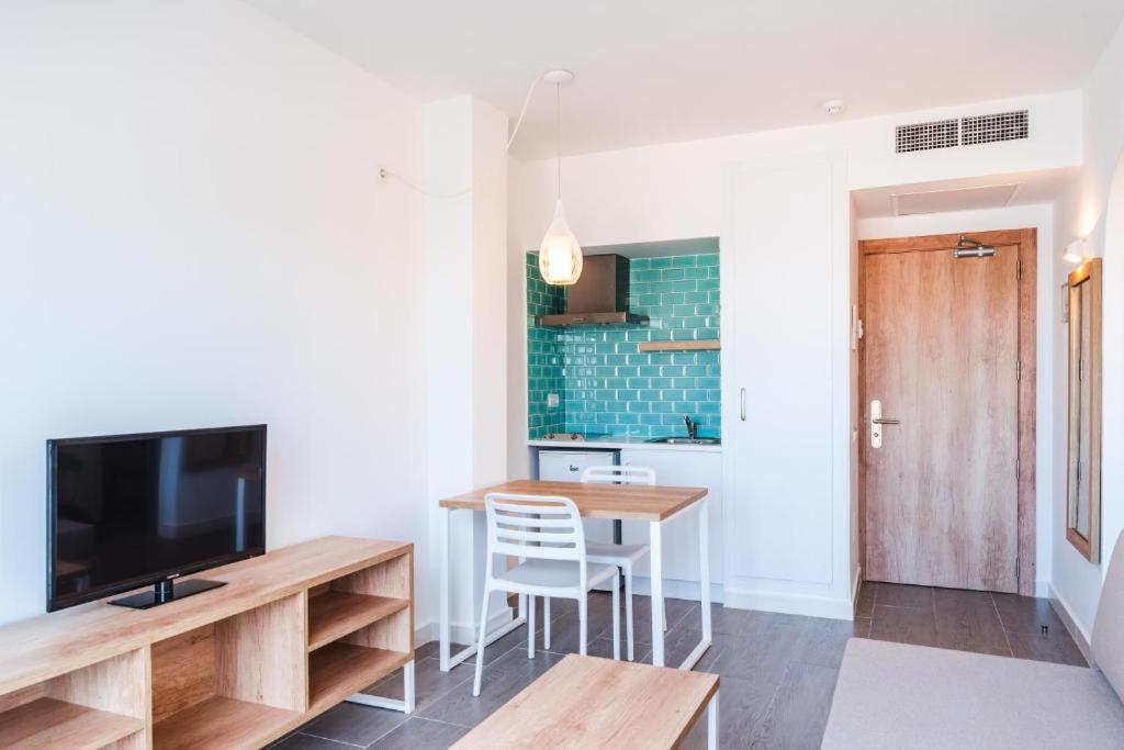 One-Bedroom Apartment with Pool View (1 Adult),1758291632:JPEG