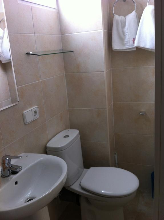Quarto Individual com Banheiro Privativo
