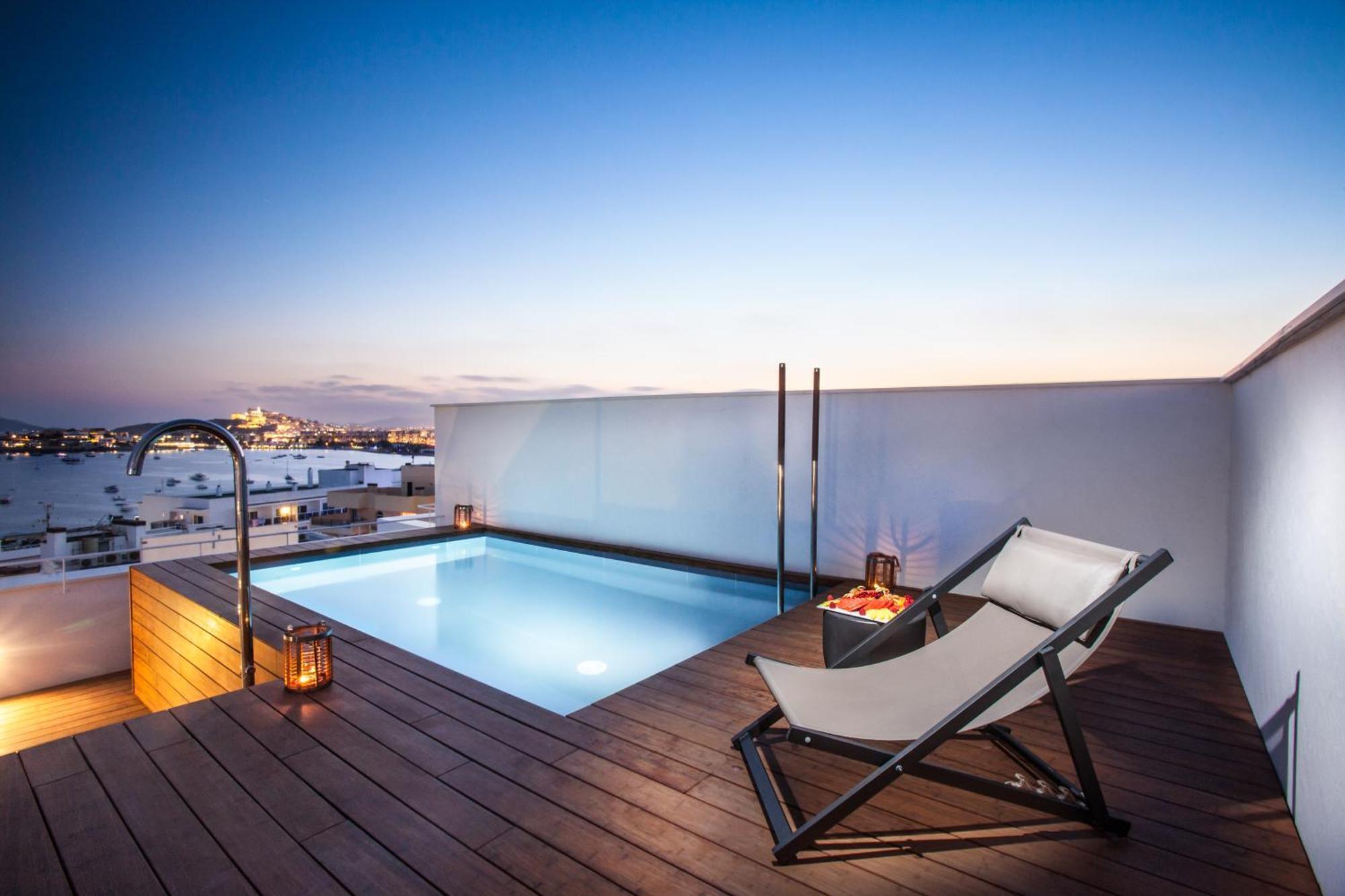 Suite Duplex Apartment with Private Pool,541991559:JPEG