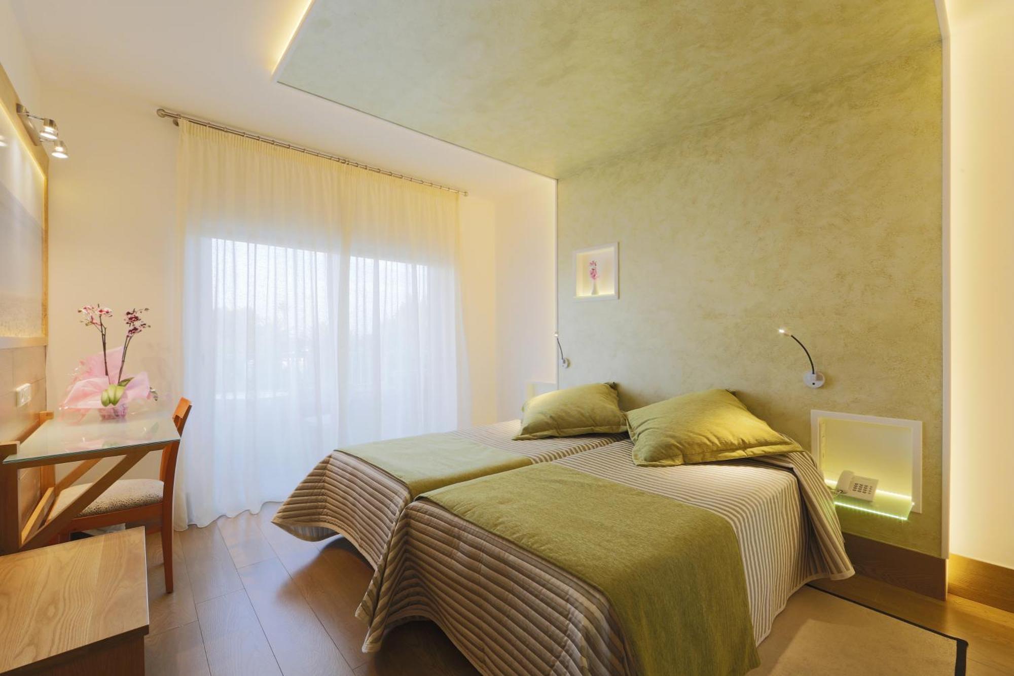 Doppelzimmer mit Balkon