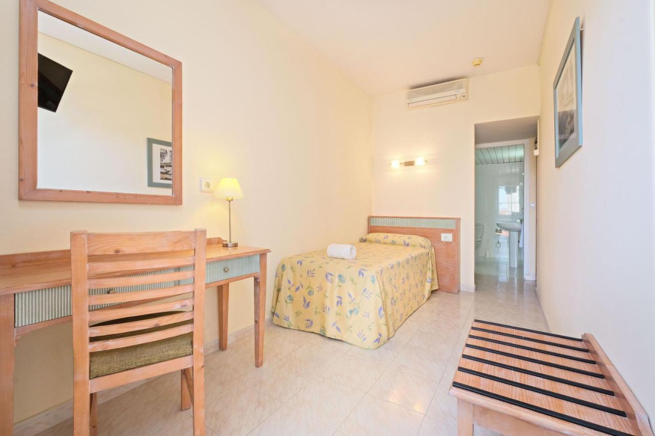 Single Room,944712526:JPEG