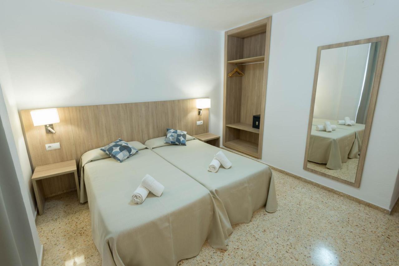 Twin Room Bathroom