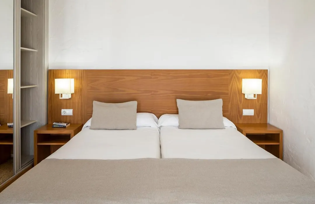 Apartamentos El Moro-1