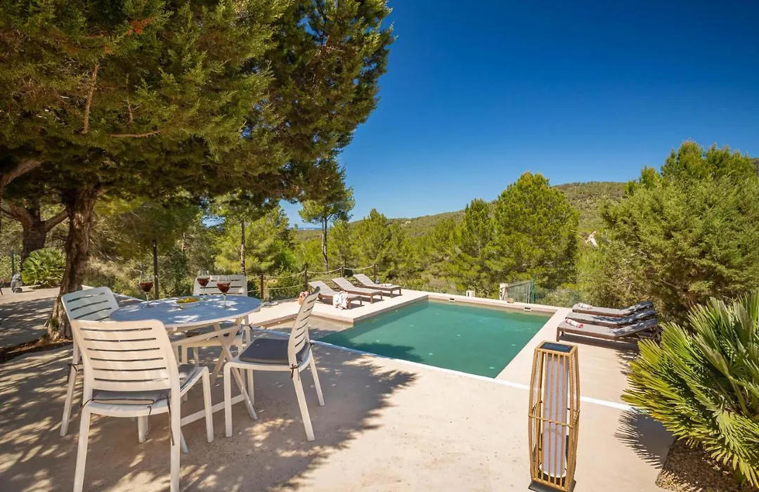 Encantadora Casa Con Piscina Y Barbacoa-1