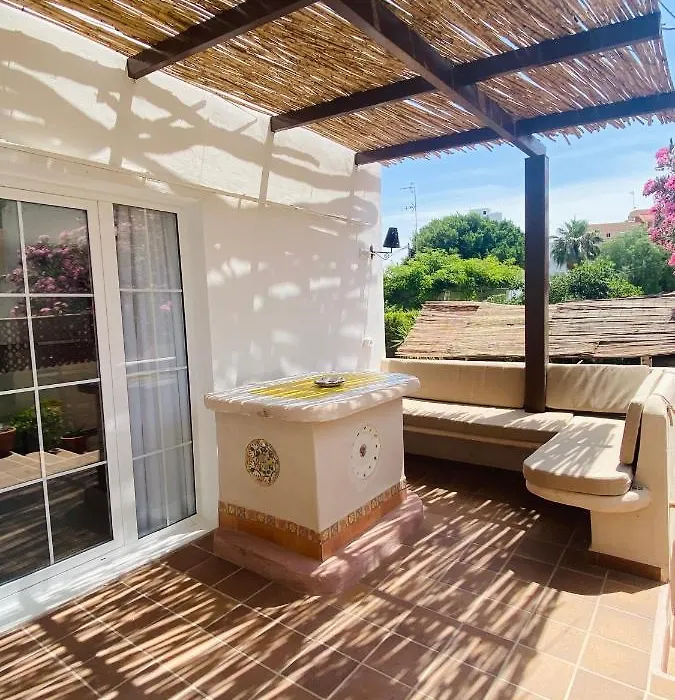 Villa Los Robles En Playa Den Bossa Con Piscina Privada-1