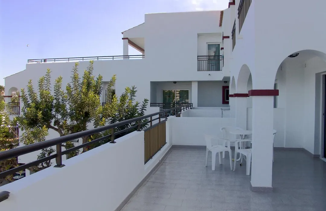 Apartamentos Playa Es Cana-1