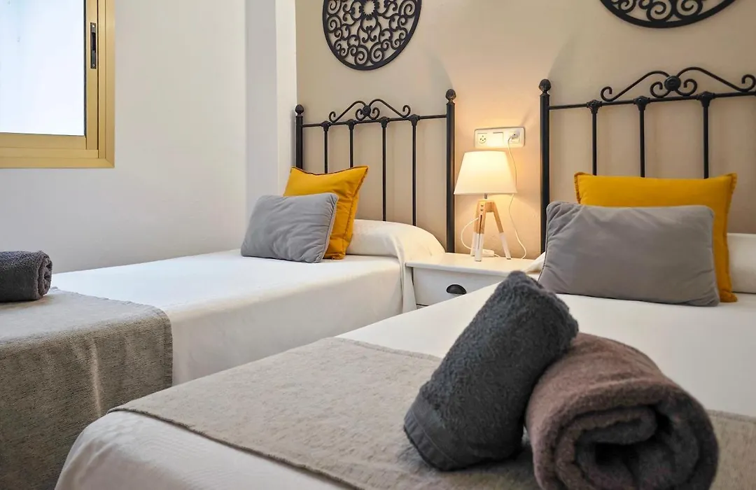 AzuLine Hostal Dinamarca-1