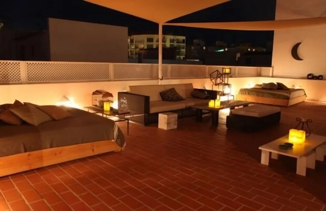 Juanita Hostal-1