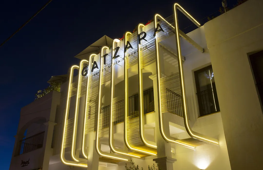 Gatzara Suites Santa Gertrudis-1