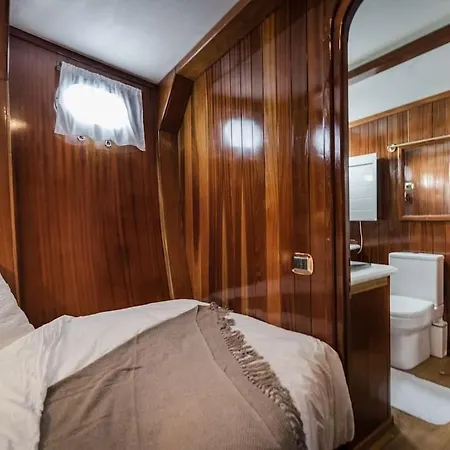 Spacious 24Meters Long Yacht Lagaro / 5 Cabins-3