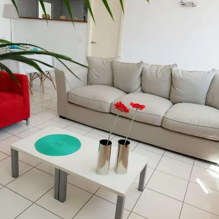 Bright Apartment With Sea View-3