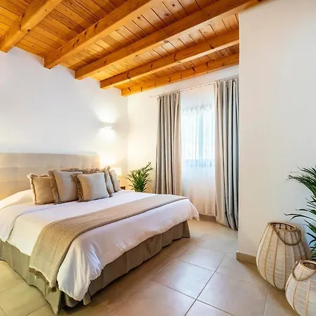 Can Sonrisa Villa - Peaceful And Private Villa With Sea-View And Sport Courts-3
