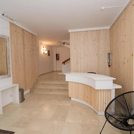 Apartamentos Mestret-2