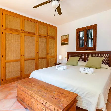 Villa In San Rafael Ibiza Sleeps 12-3
