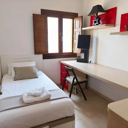 Can Olivo - Acogedora Casa Con Exclusivo Diseno Interior-2