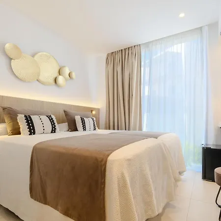 Azuline Hotel M-2
