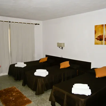 Apartamentos Mestret-3