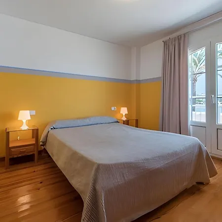 Apartamentos Es Cañe-3