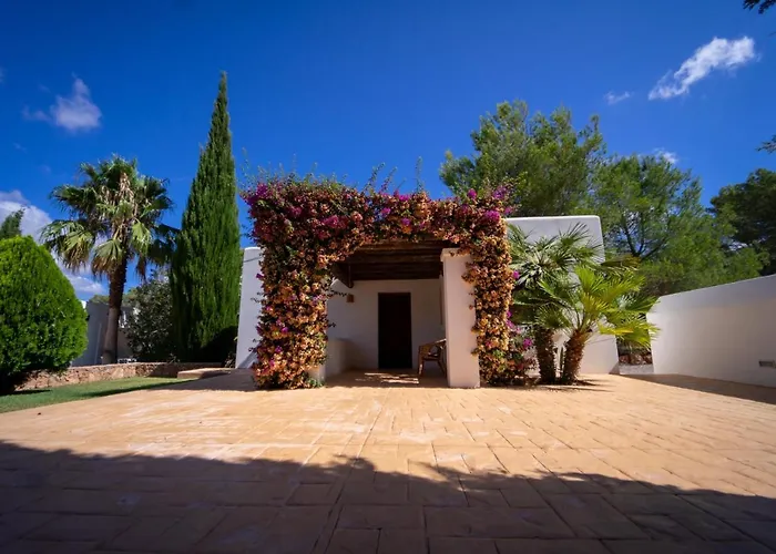 Villa Tegui Is A Luxury Villa Close To San Rafael And 10 Min Drive To Ibiza Town And San Antonio San Rafael De Sa Creu