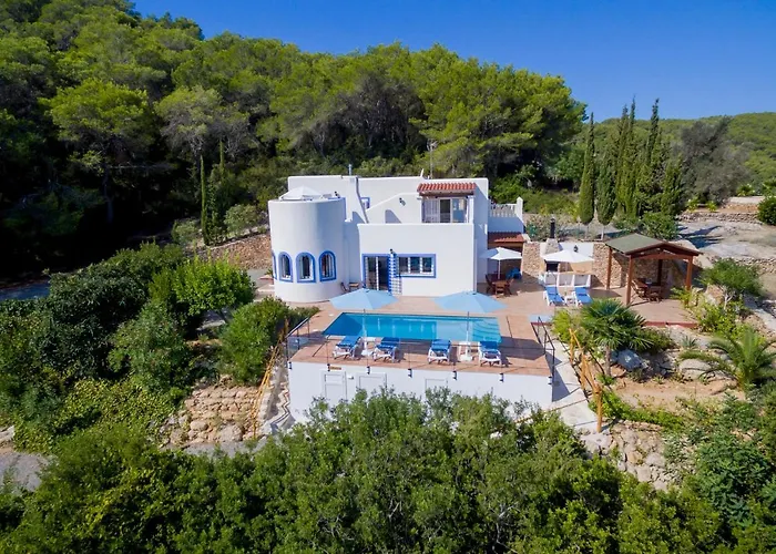 Charming Villa With Pool, Can Toni Mateu. Sant Carles de Peralta