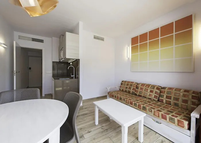 Oasis Sa Tanca Apartamentos Cala Llonga 