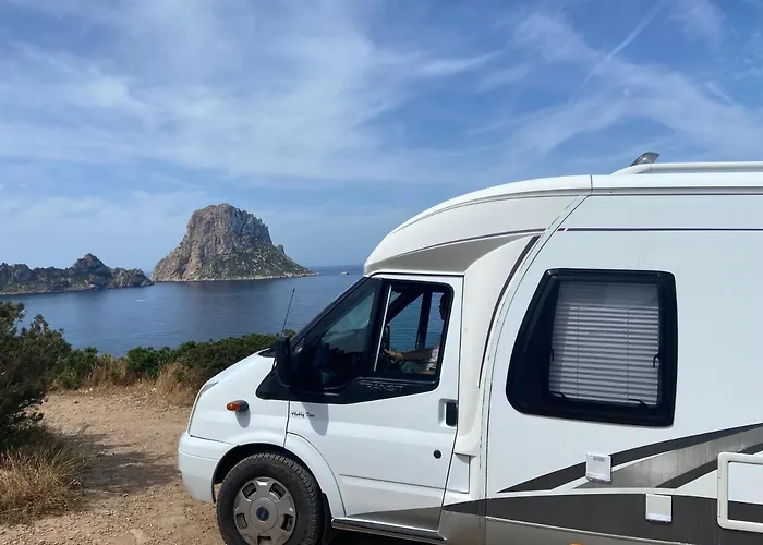 Autocaravana Hobby Hotel Cala Llena admite animales