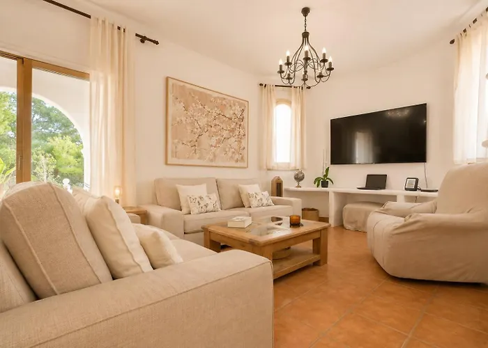 Villa's in Cala Llonga (Ibiza)