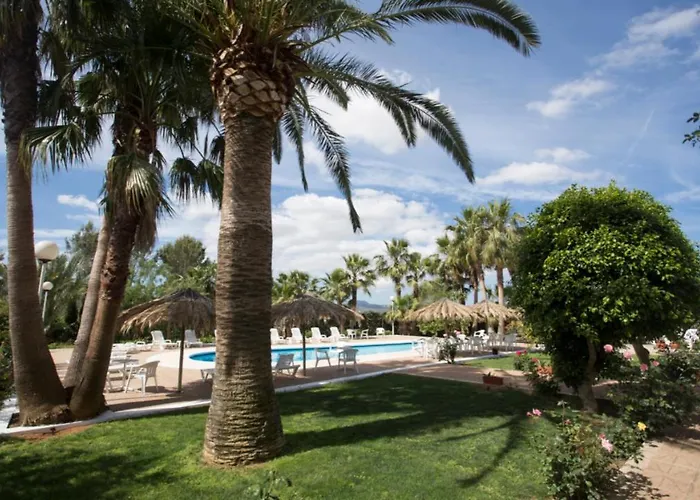Villa Nieves Is A Beautiful Villa Set In A Rural Location Yet It Is Still Only A 5 Minute Drive From San Antonio And San Rafael