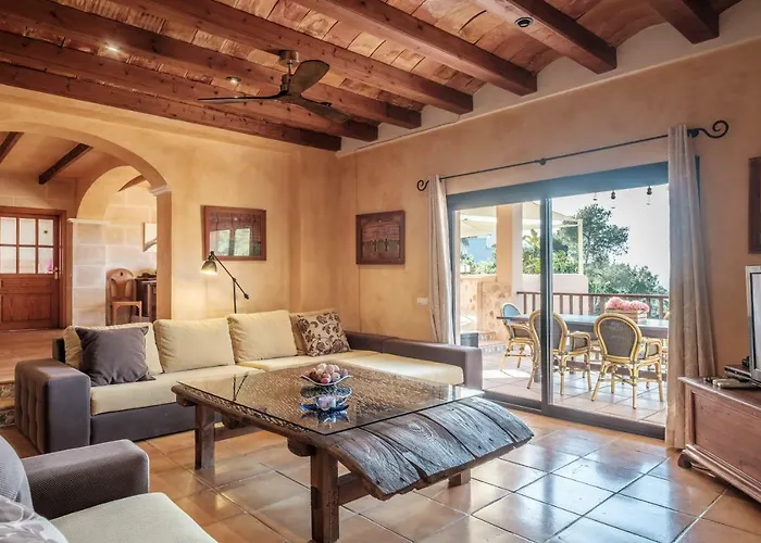 Villa Ses Marjades Cala Vadella  admite animales