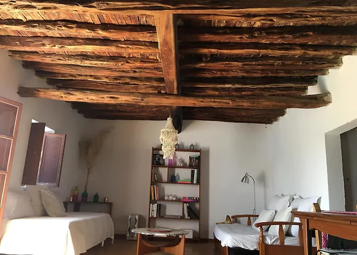 House With 5 Bedrooms In Ibiza, With Wonderful Mountain View, Private Sant Antoni de Portmany che accetta animali
