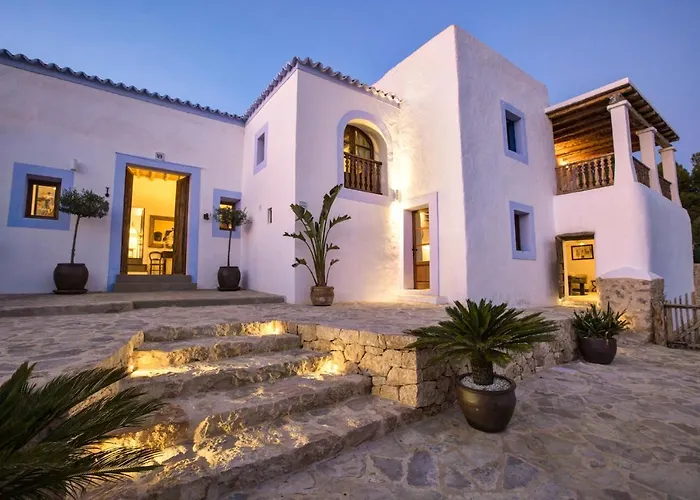 Rent this Luxury Villa with Private Pool, Ibiza Villa 1017 Sant Antoni de Portmany che accetta animali